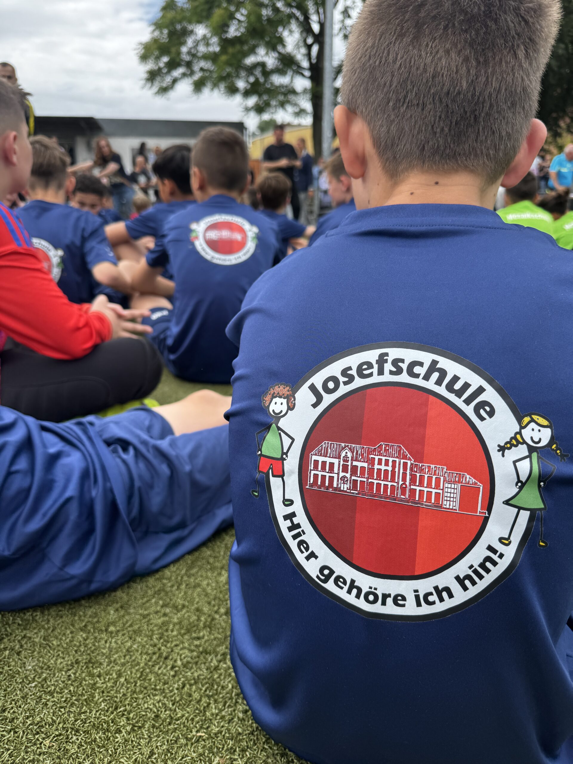 Erfolgreiche Titelverteidigung: Erneut Platz 2 beim Fußballturnier der Gladbecker Grundschulen 🥈⚽